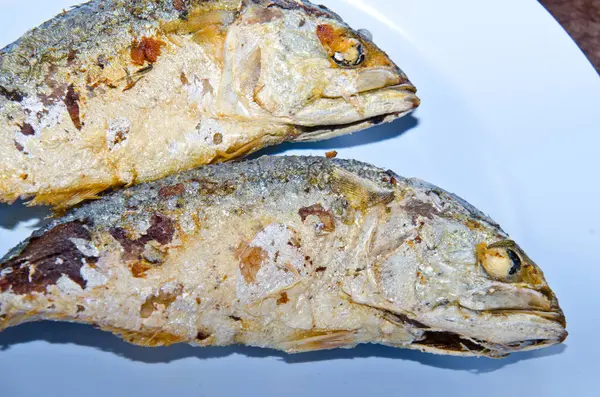 Tabakta kızarmış balık, Tayland usulü yemek, Tayland.