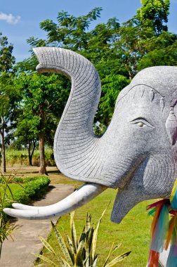 Tayland 'daki parktaki fil heykelinin başı..