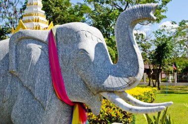 Tayland 'daki parktaki fil heykelinin başı..
