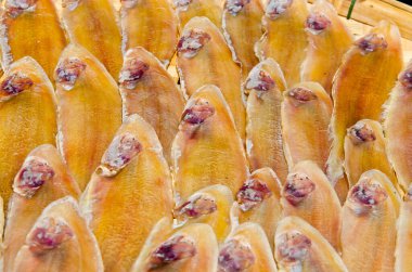 Pazarda kurutulmuş balık, Tayland.