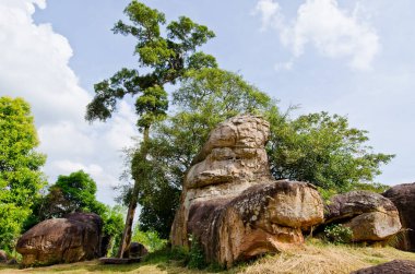Mor Hin Khao taş parkının manzarası, Tayland Style Stone Henge, Tayland.