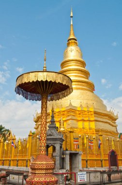 phrathat hariphunchai pagoda, il: lamphun, thailand.