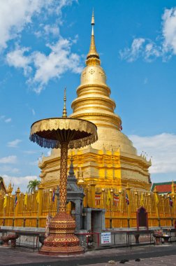 phrathat hariphunchai pagoda, il: lamphun, thailand.