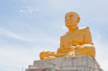 Luang Pu Thuat, Tayland 'daki büyük altın keşiş heykeli..