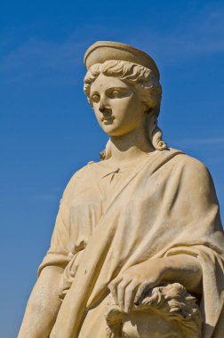 Tayland 'daki Bang Pa-In Sarayı' ndaki heykel..