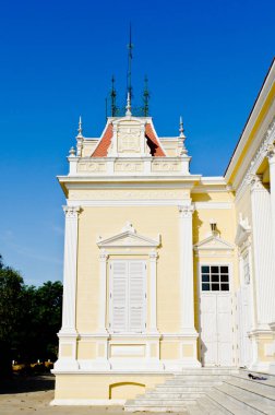 Phra Thinang Varobhas Bimarn 'ın bir parçası Bang Pa-in Sarayı, Ayuthaya, Tayland.