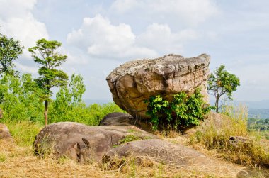 Mor Hin Khao taş parkının manzarası, Tayland Style Stone Henge, Tayland.