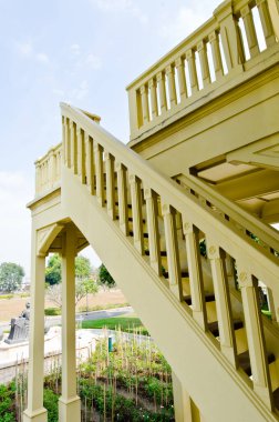 Tayland usulü Chao Dara Rasmi 'nin Dara Pirom Sarayı merdiveni, Tayland.