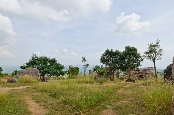 Mor Hin Khao taş parkının manzarası, Tayland Style Stone Henge, Tayland.