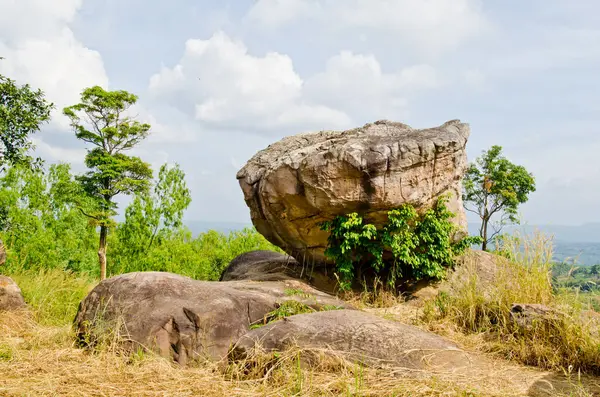 Mor Hin Khao taş parkının manzarası, Tayland Style Stone Henge, Tayland.