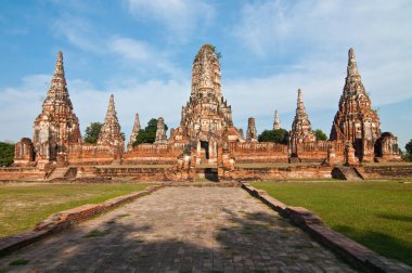 Mavi gökyüzü, Chaiwattanaram tapınağı, Tayland.