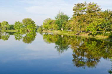 Tayland 'ın Sakaeo ilindeki Sakaeo gölünün manzarası.