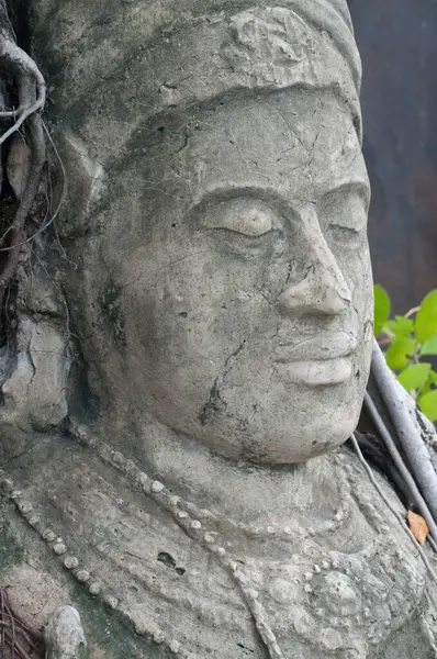 Tayland 'da oyulmuş resmin yüzü.