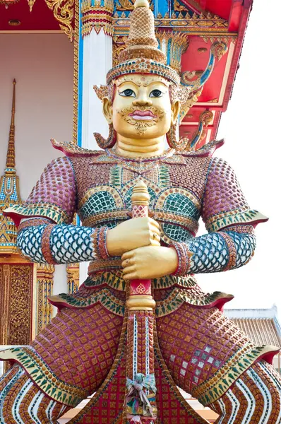 Tayland tapınağındaki dev heykel..