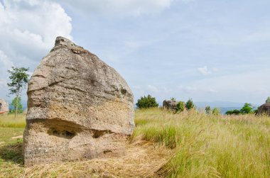 Mor Hin Khao taş parkının manzarası, Tayland Style Stone Henge, Tayland.