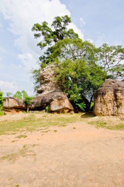 Mor Hin Khao taş parkının manzarası, Tayland Style Stone Henge, Tayland.