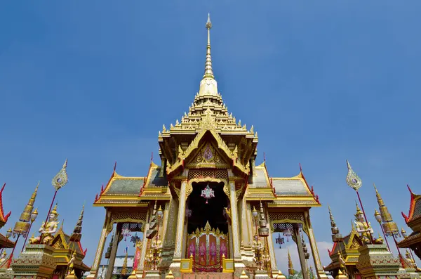 Kraliyet krematoryumu (Phra Men) kraliyet yakma töreninde, Tayland.