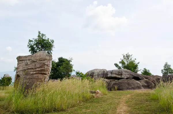 Mor Hin Khao taş parkının manzarası, Tayland Style Stone Henge, Tayland.