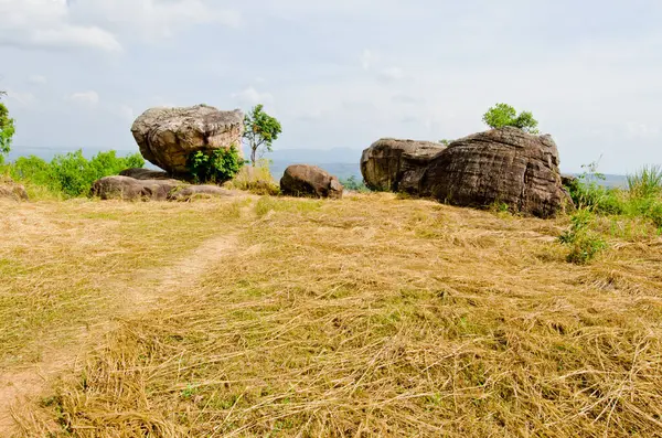 Mor Hin Khao taş parkının manzarası, Tayland Style Stone Henge, Tayland.