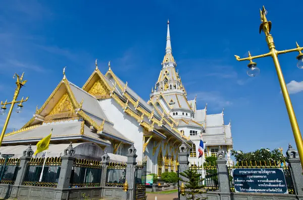 Sothorn Wararam Woraviharn Tapınağı, Tayland.