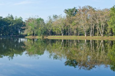 Tayland 'ın Sakaeo ilindeki Sakaeo gölünün manzarası.