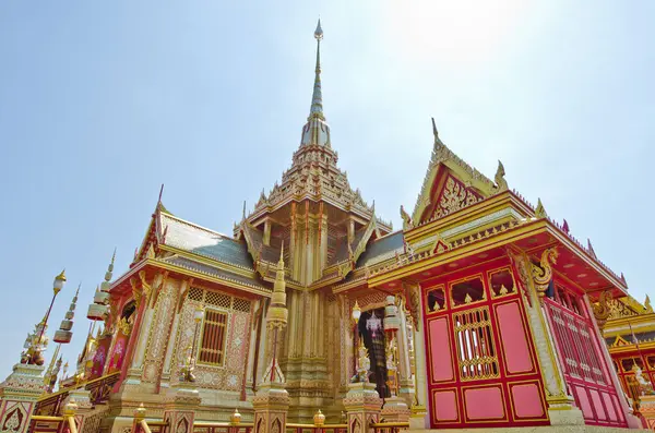 Kraliyet krematoryumu, Tayland 'da yakma töreninde..