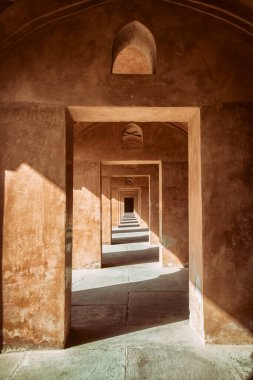 Hallway in an old building, India, Rajasthan, by Pascal Kehl