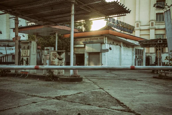 Local Abandonado Uma Cidade Indiana Contra Luz Por Pacal Kehl Imagens De Bancos De Imagens