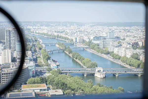 从埃菲尔铁站二楼俯瞰塞纳河 高质量的照片 — 图库照片
