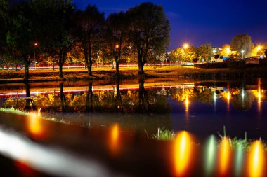 Hollanda 'nın başkentinin gece manzarası