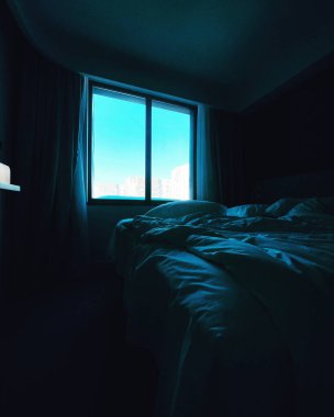 Modern bir yatak odası.