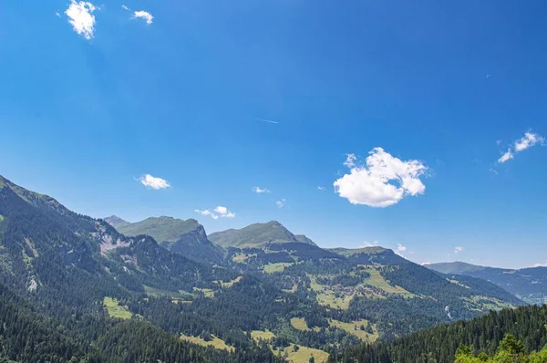 Procházka Alpskými Horami Rezervací Švýcarska Kvalitní Fotografie — Stock fotografie
