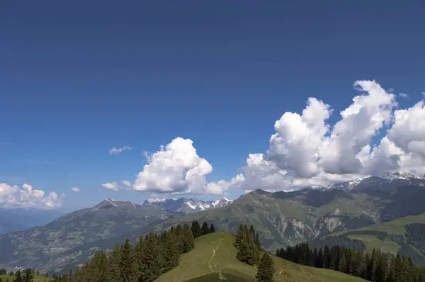 Urzekająca Szwajcarska Przygoda Górska Odkryj Śnieżne Szczyty Obejmij Ekscytujące Stwórz — Zdjęcie stockowe