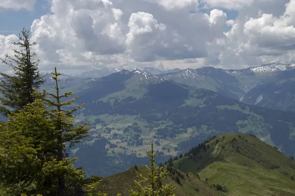 Захоплюючі Швейцарські Гірські Пригоди Досліджуйте Снігові Піки Захоплюйтеся Створюйте Незабутні — стокове фото