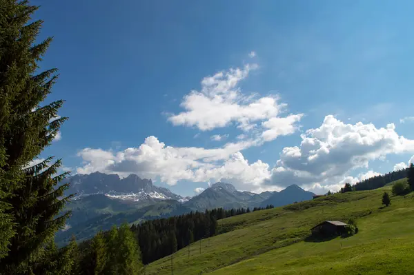 Urzekająca Szwajcarska Przygoda Górska Odkryj Śnieżne Szczyty Obejmij Ekscytujące Stwórz — Zdjęcie stockowe