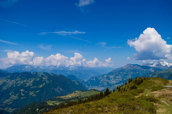 Fängslande Schweiziska Mountain Adventure Utforska Snöiga Toppar Omfamna Thrilling Och — Stockfoto