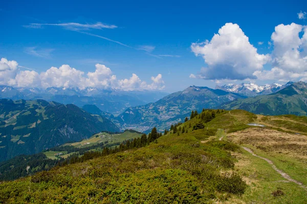 Okouzlující Švýcarské Horské Dobrodružství Prozkoumat Zasněžené Vrcholy Objímat Vzrušující Vytvořit — Stock fotografie