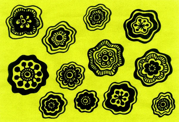 Візерунок Декоративних Чорних Квітів Жовтому Тлі Стилізація Декоративний Стиль Квіти — стокове фото