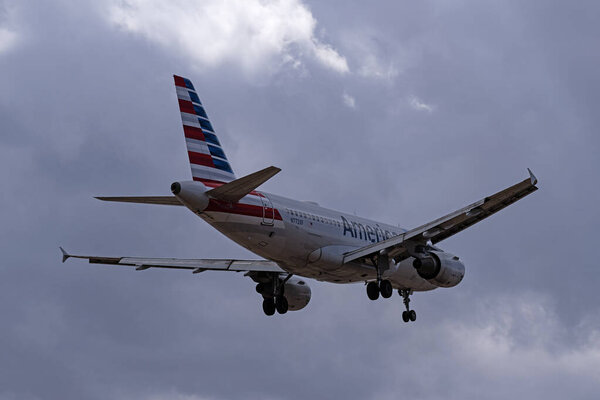 El Paso Independent. Аэропорт 10-19-24 Эль-Пасо TX США