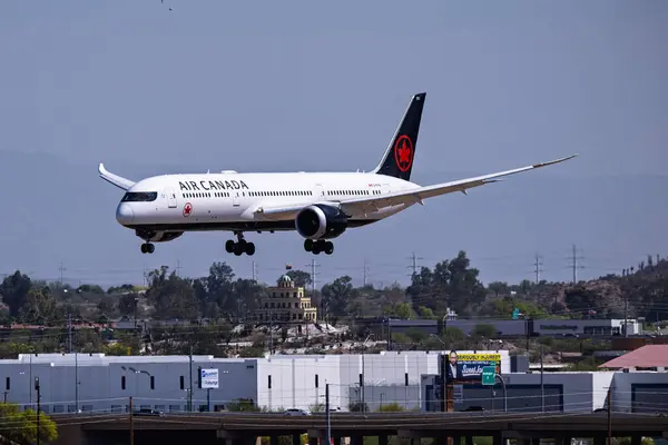 Sky Harbor Şirketi. Havaalanı 3-29-2025 Phoenix AZ, ABD