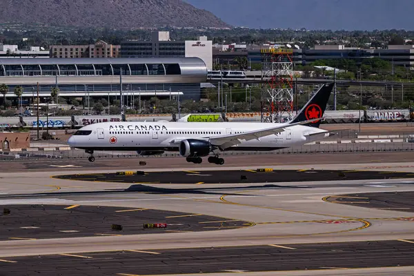 Sky Harbor Şirketi. Havaalanı 3-29-2025 Phoenix AZ, ABD