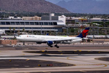 Sky Harbor Şirketi. Havaalanı 3-29-2025 Phoenix AZ, ABD
