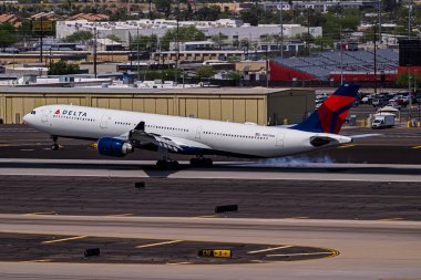 Sky Harbor Şirketi. Havaalanı 3-29-2025 Phoenix AZ, ABD
