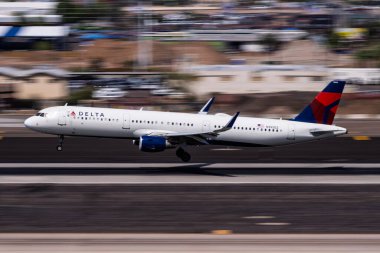 Sky Harbor Şirketi. Havaalanı 3-29-2025 Phoenix AZ, ABD