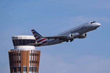 Sky Harbor Şirketi. Havaalanı 4-12-2025 Phoenix AZ, ABD