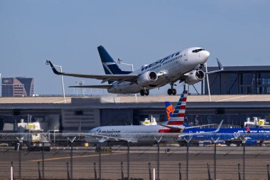 Sky Harbor Şirketi. Havaalanı 4-12-2025 Phoenix AZ, ABD