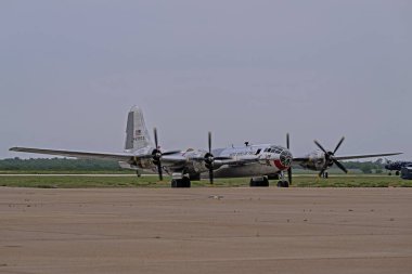 Batı Teksas üzerinde kanatlar 4-18-2025 Dyess AFB, ABD