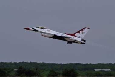 Batı Teksas üzerinde kanatlar 4-18-2025 Dyess AFB, ABD
