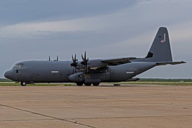 Batı Teksas üzerinde kanatlar 4-18-2025 Dyess AFB, ABD