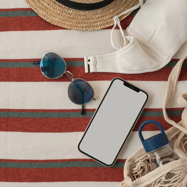 Boş Kırpma Yolu Ekran Cep Telefonunun Düzlüğü Yaz Tatili Plaj — Stok fotoğraf